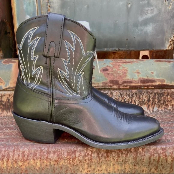 Women’s Short Cowboy Boots Black Leather Boots NWOB Size 6 Soto Janis - Picture 1 of 15